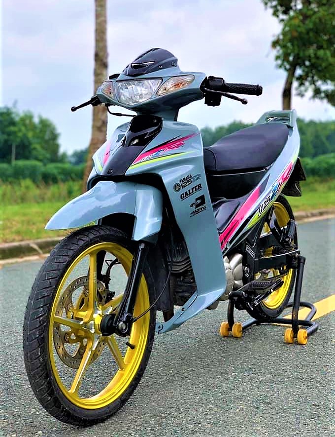 Yamaha 125 ZR Modified