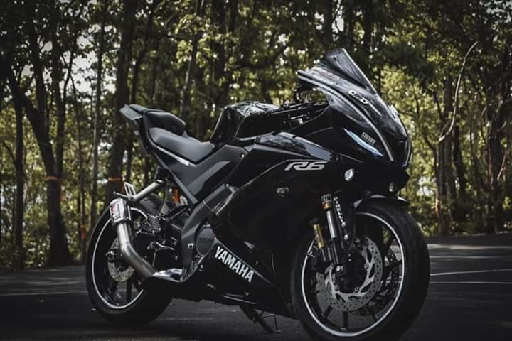 Yamaha R15 Modified Black
